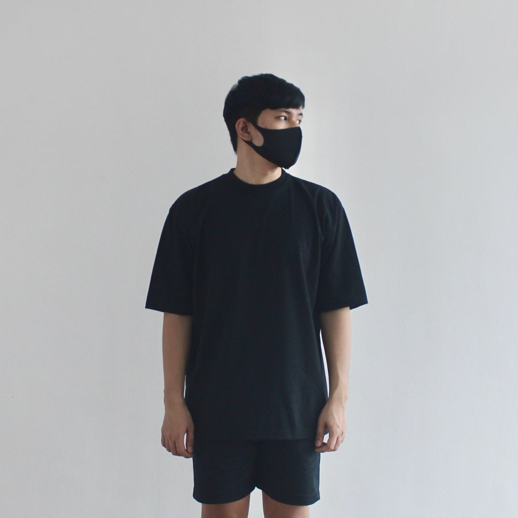 OVERSIZED KOREAN TEE IN BLACK