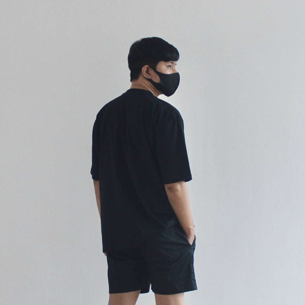 OVERSIZED KOREAN TEE IN BLACK