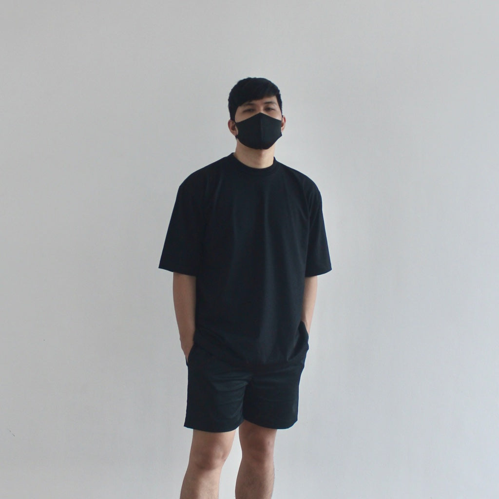 OVERSIZED KOREAN TEE IN BLACK