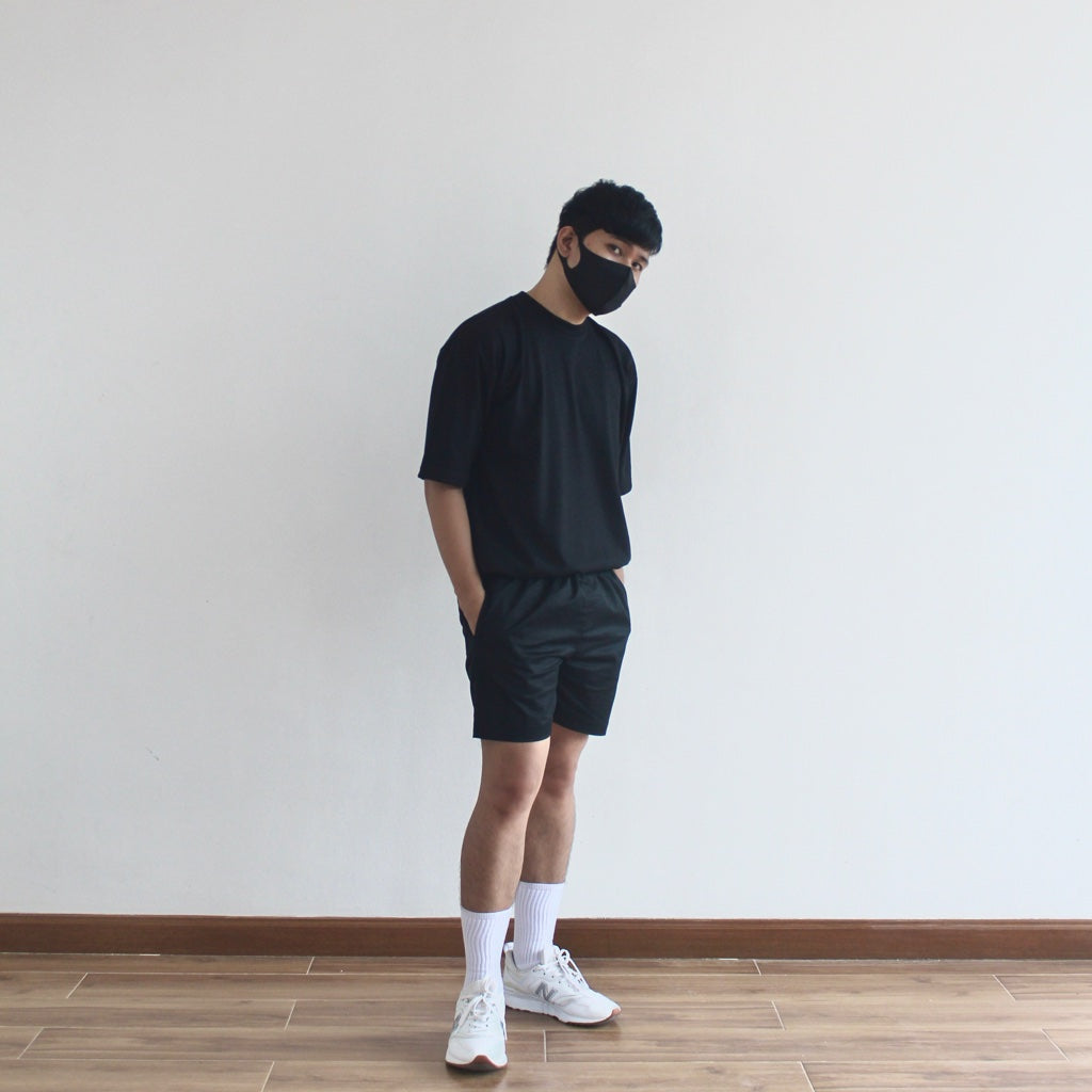 OVERSIZED KOREAN TEE IN BLACK