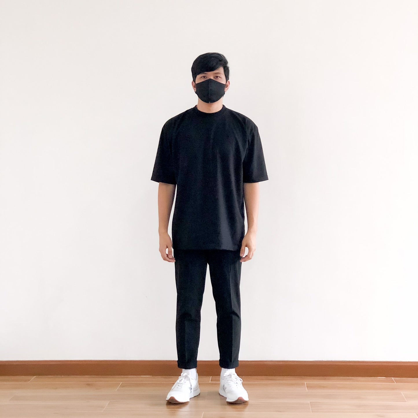 OVERSIZED KOREAN TEE IN BLACK