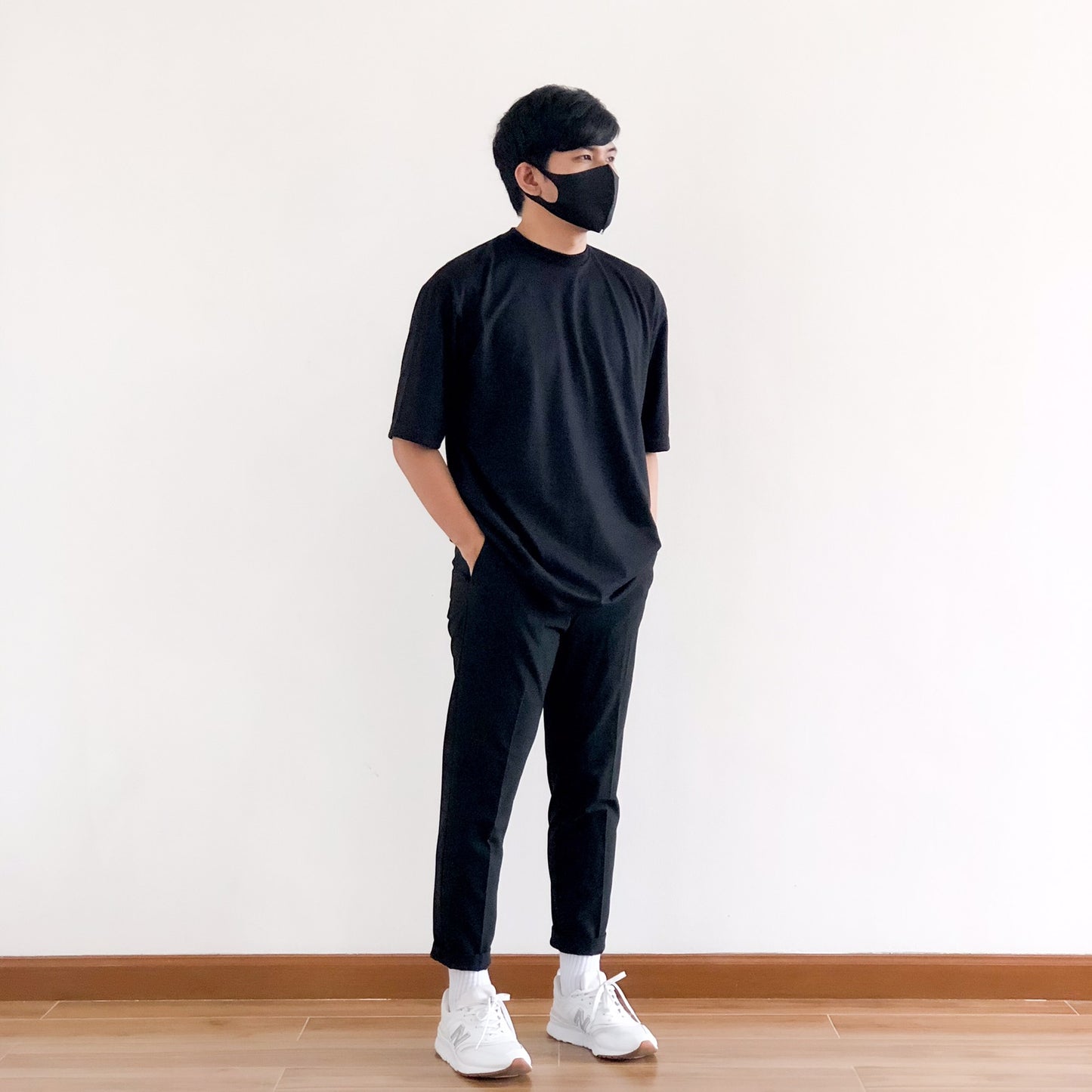 OVERSIZED KOREAN TEE IN BLACK