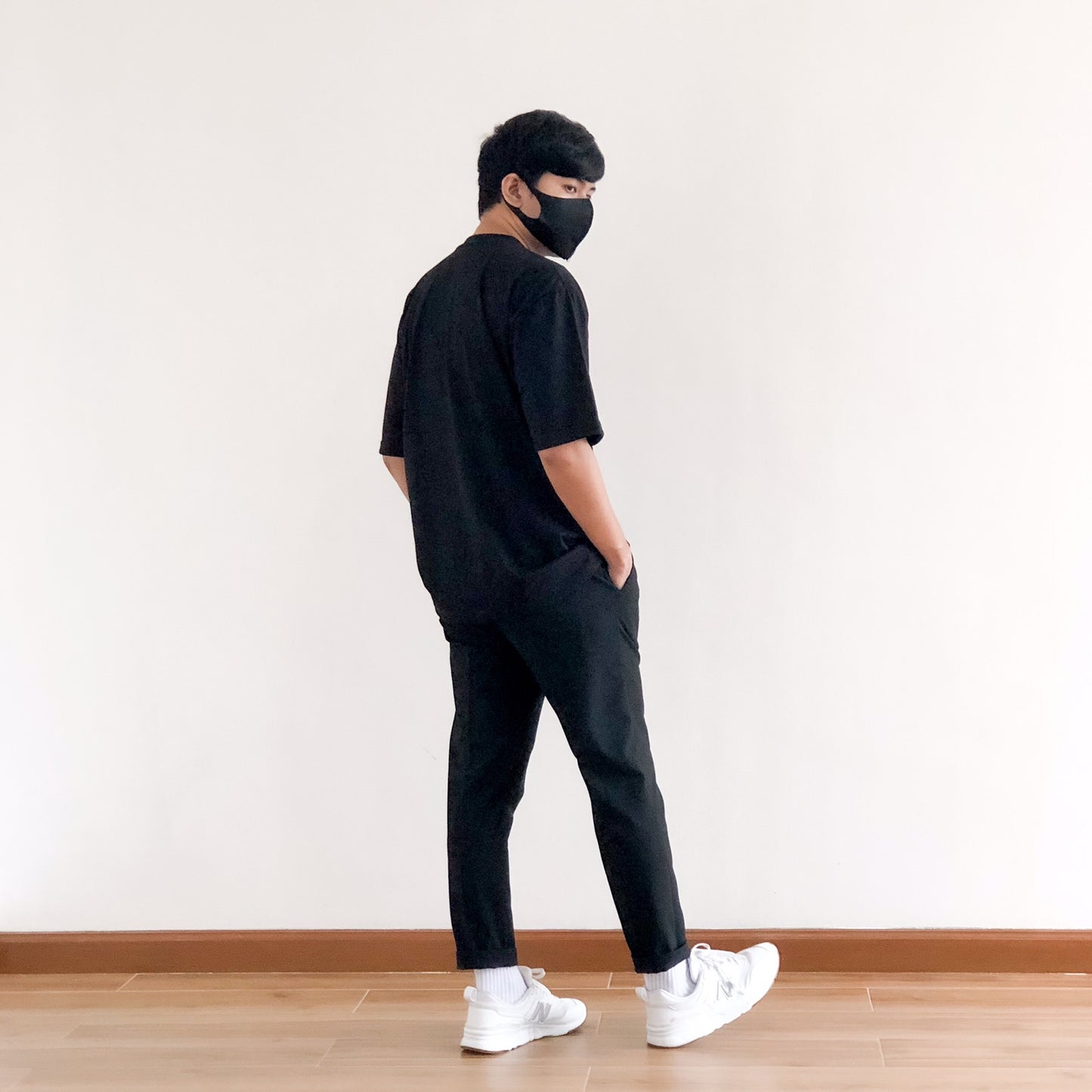 OVERSIZED KOREAN TEE IN BLACK