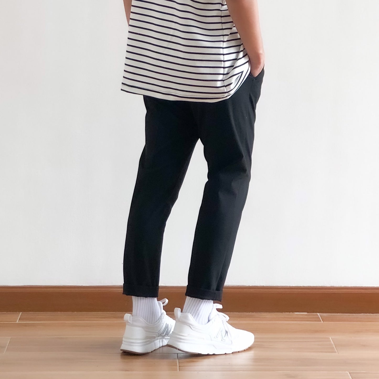 KOREAN ANKLE PANTS IN BLACK