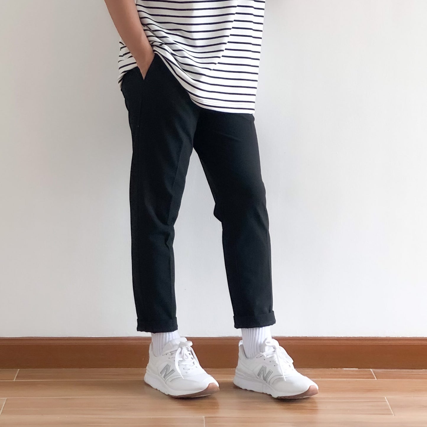 KOREAN ANKLE PANTS IN BLACK