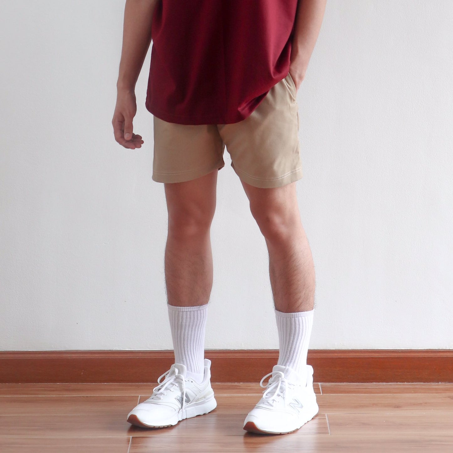 TAILORED SHORTS IN KHAKI