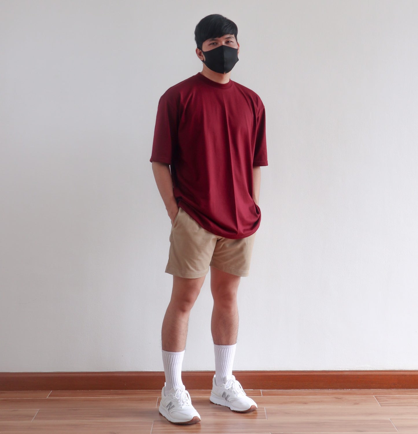 TAILORED SHORTS IN KHAKI