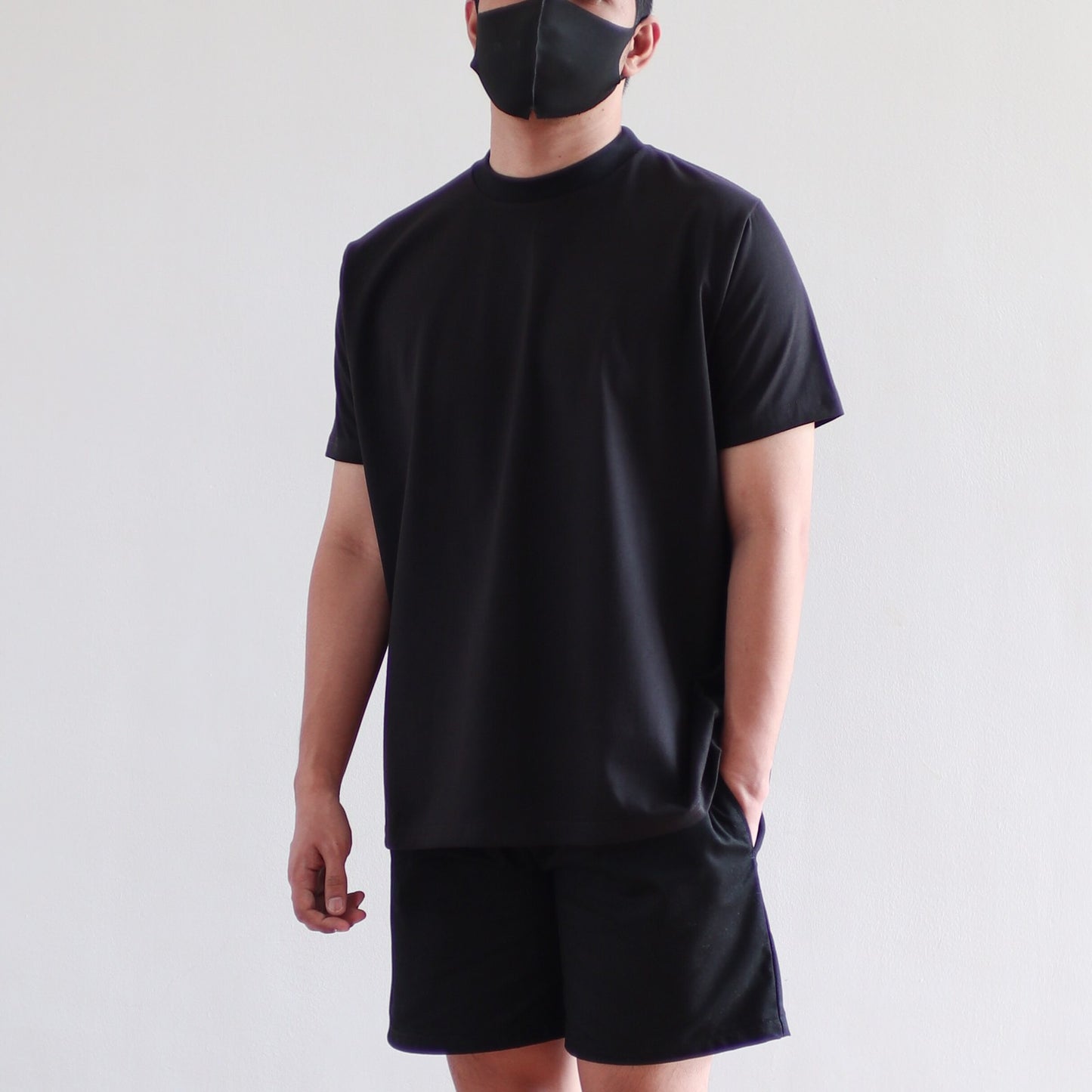 CLASSIC TEE IN BLACK