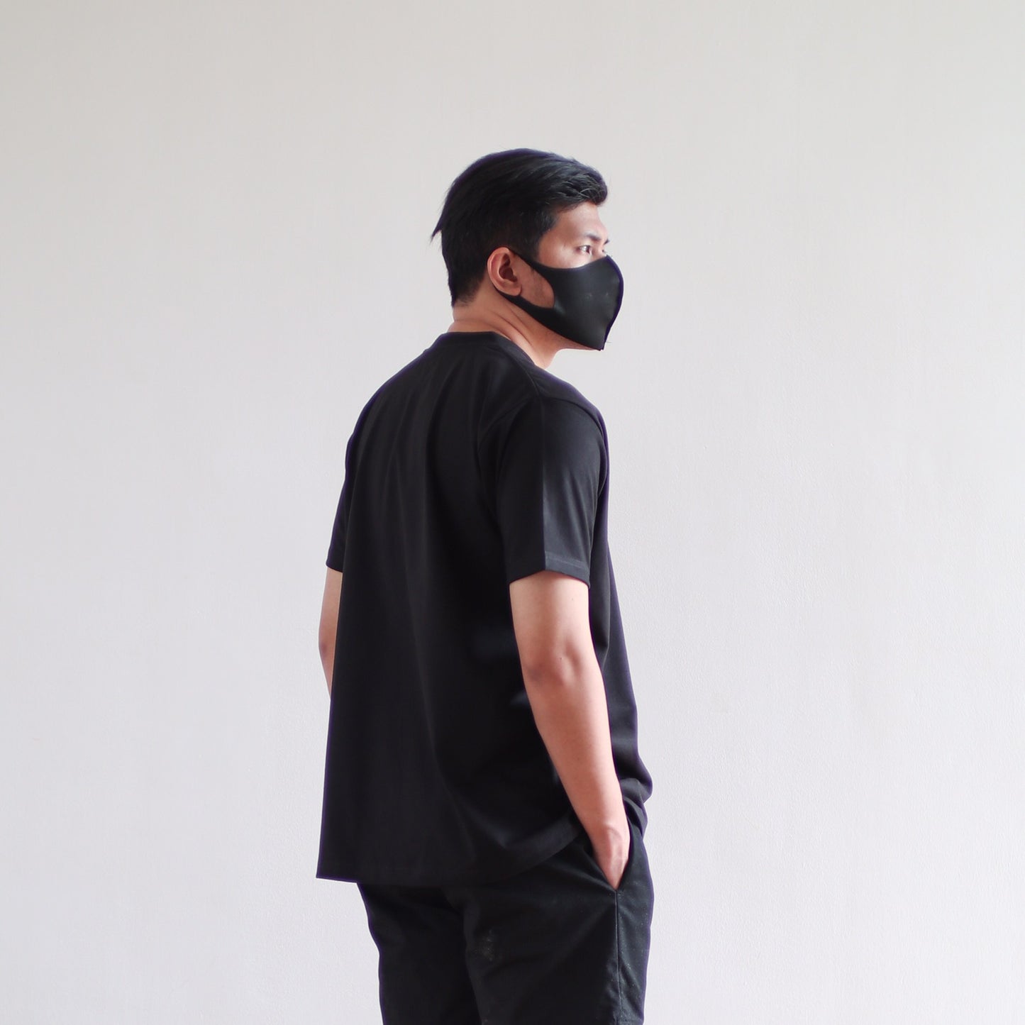 CLASSIC TEE IN BLACK