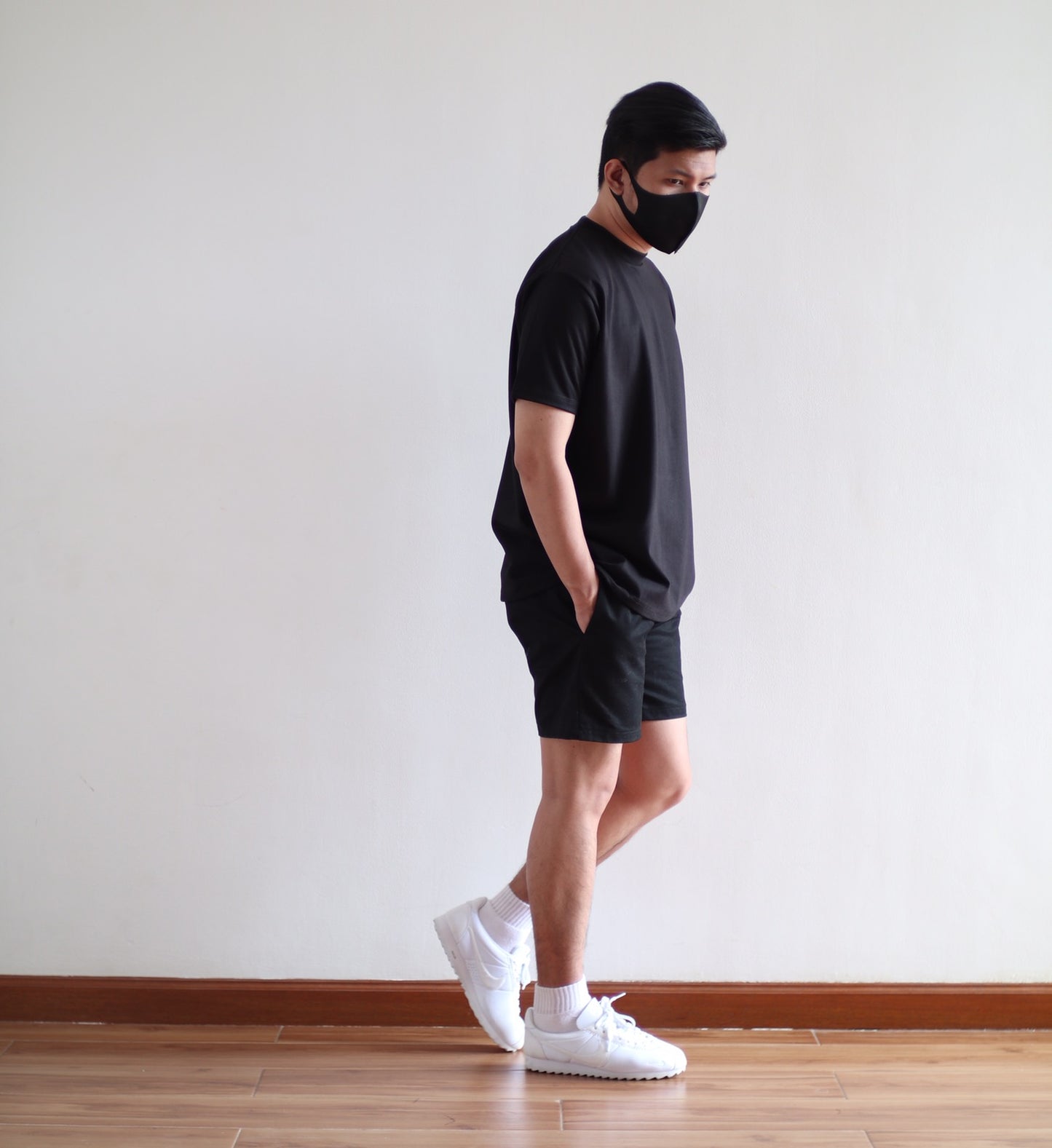CLASSIC TEE IN BLACK