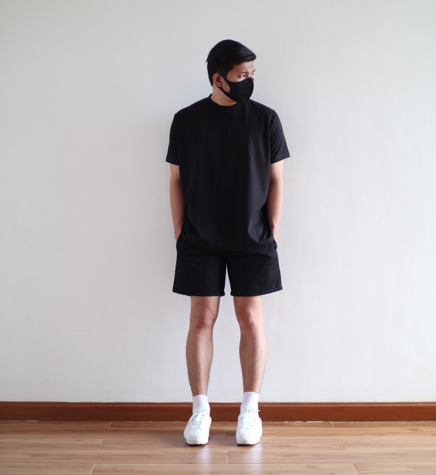 CLASSIC TEE IN BLACK