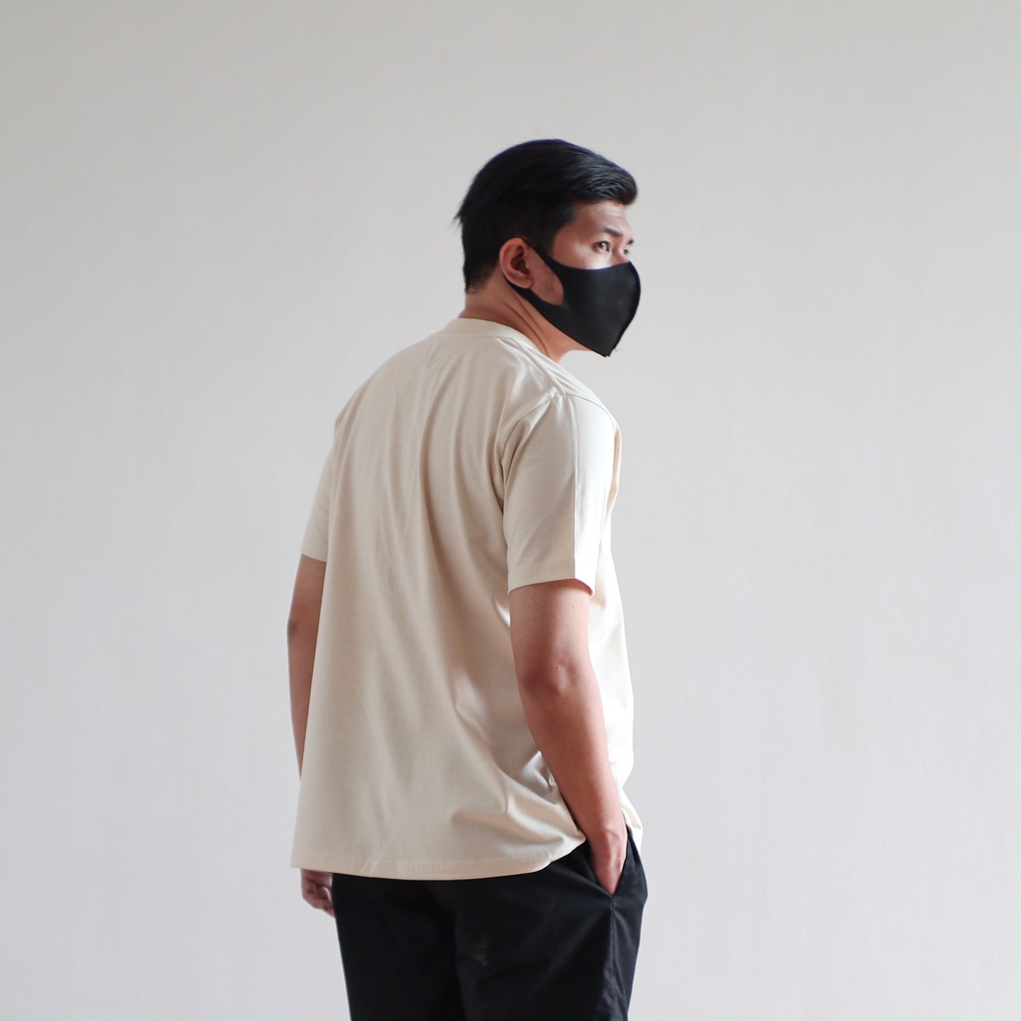 CLASSIC TEE IN OFF WHITE