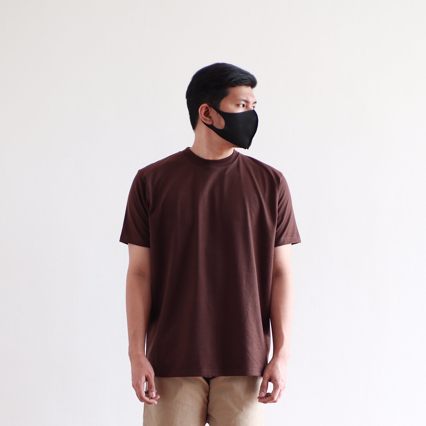CLASSIC TEE IN DARK BROWN