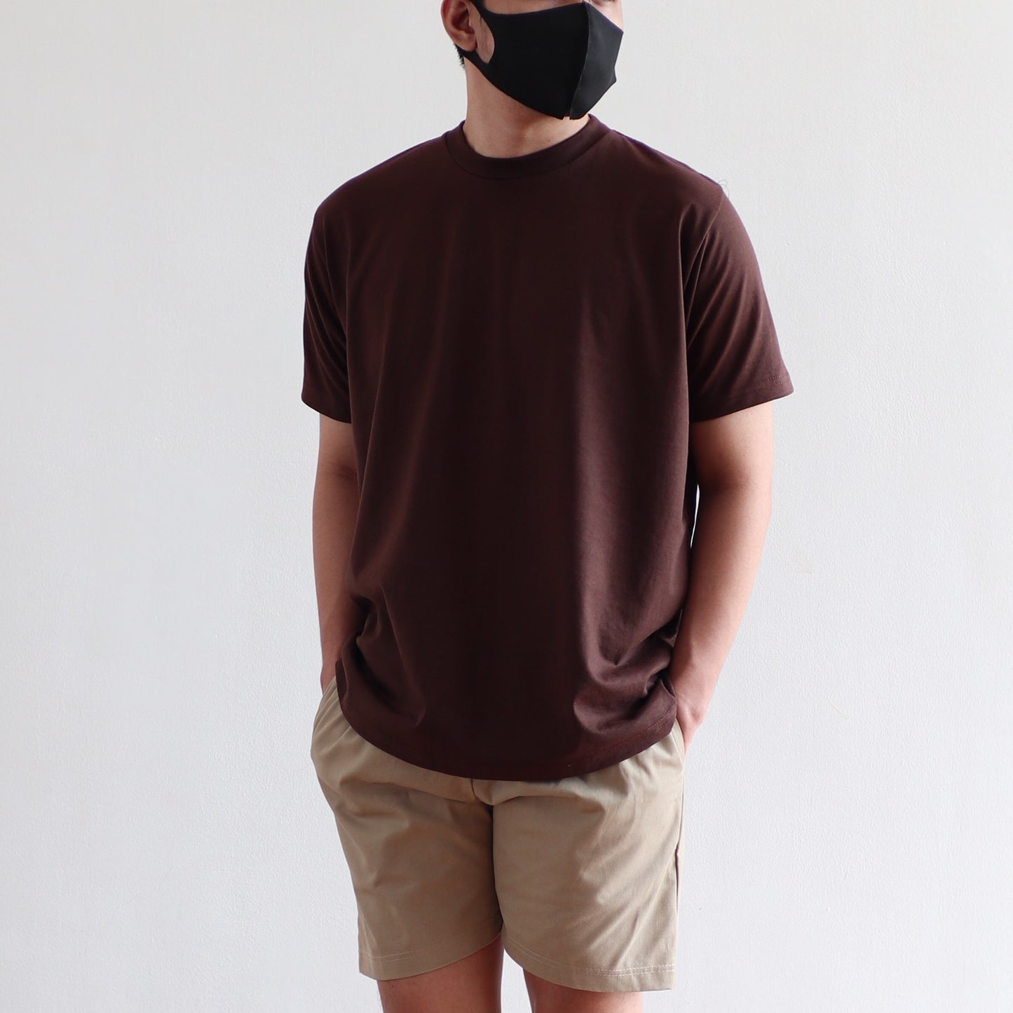CLASSIC TEE IN DARK BROWN