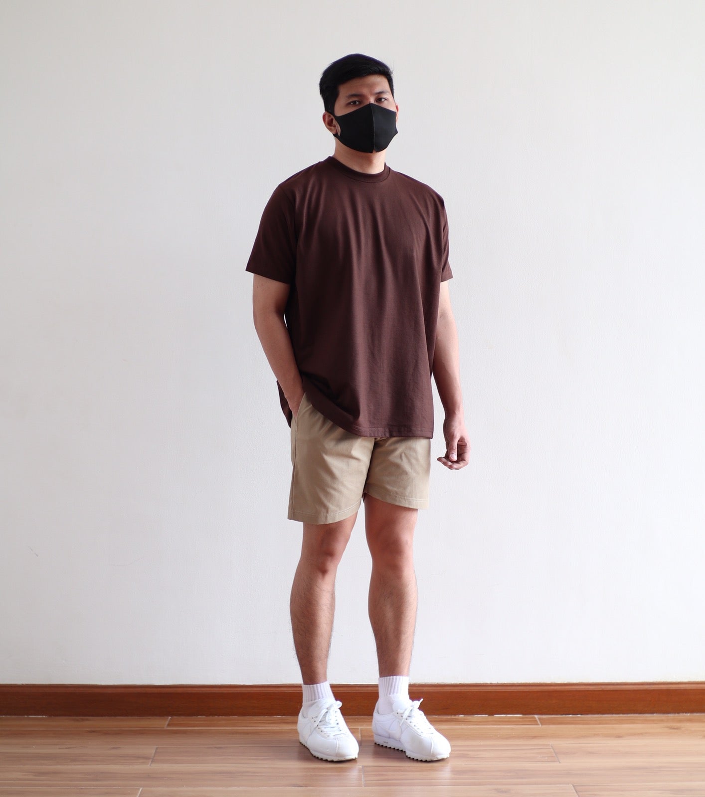 CLASSIC TEE IN DARK BROWN
