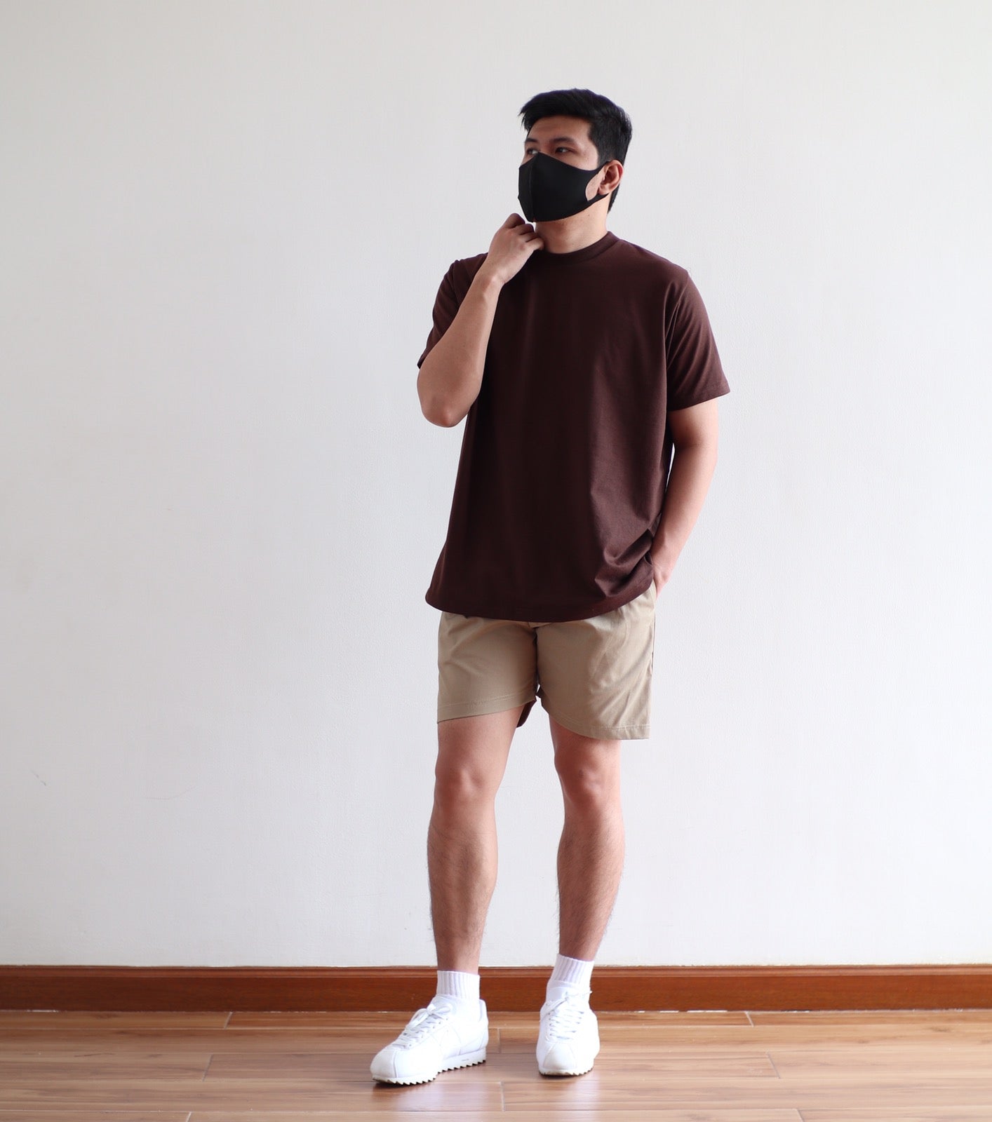 CLASSIC TEE IN DARK BROWN