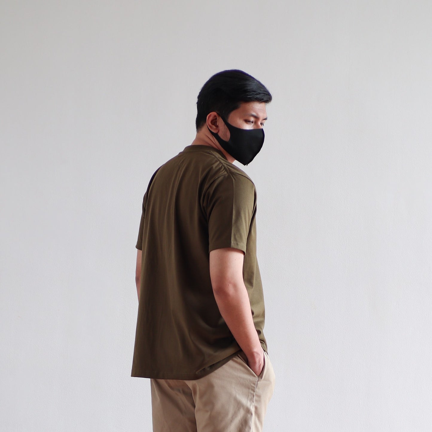 CLASSIC TEE IN ARMY GREEN