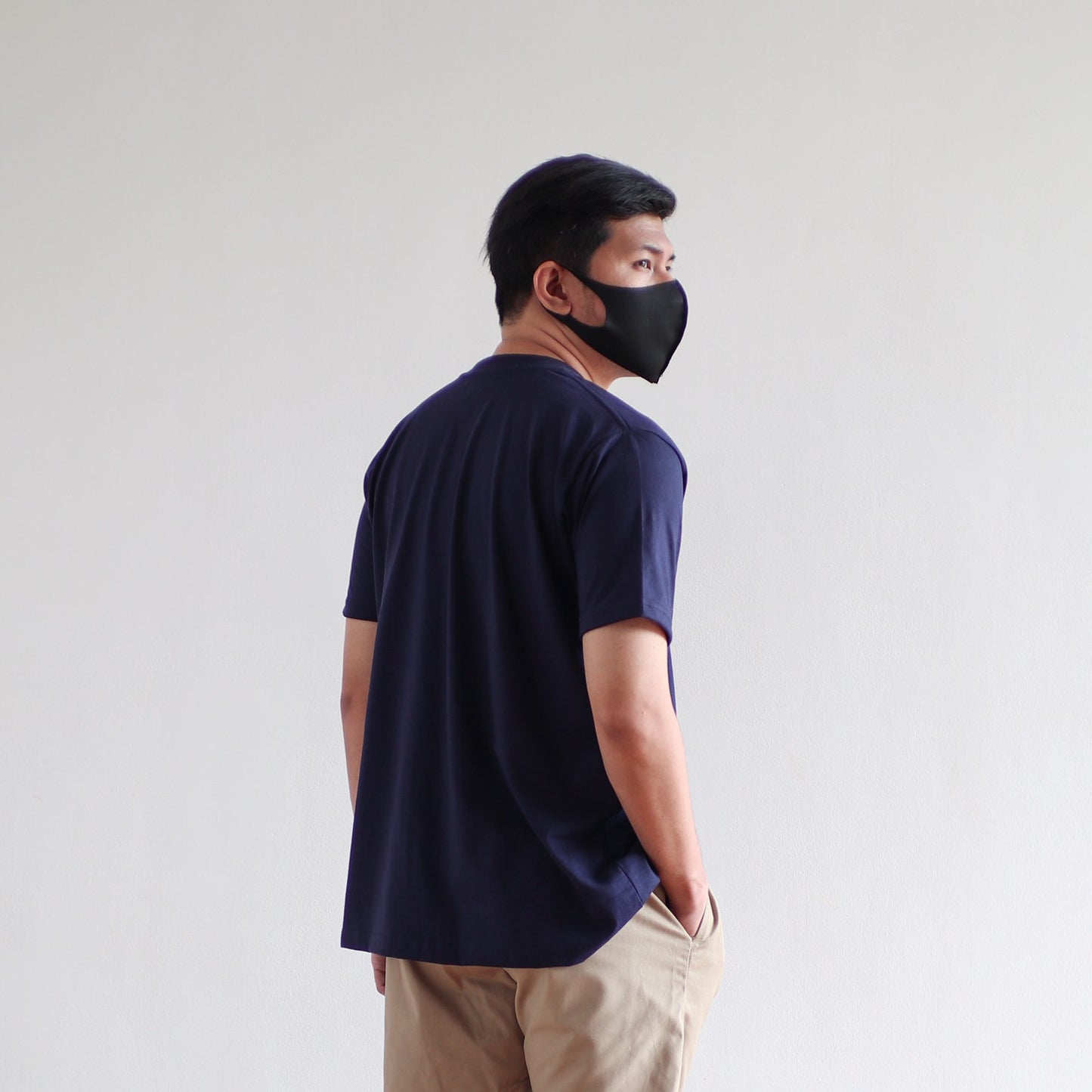 CLASSIC TEE IN NAVY BLUE