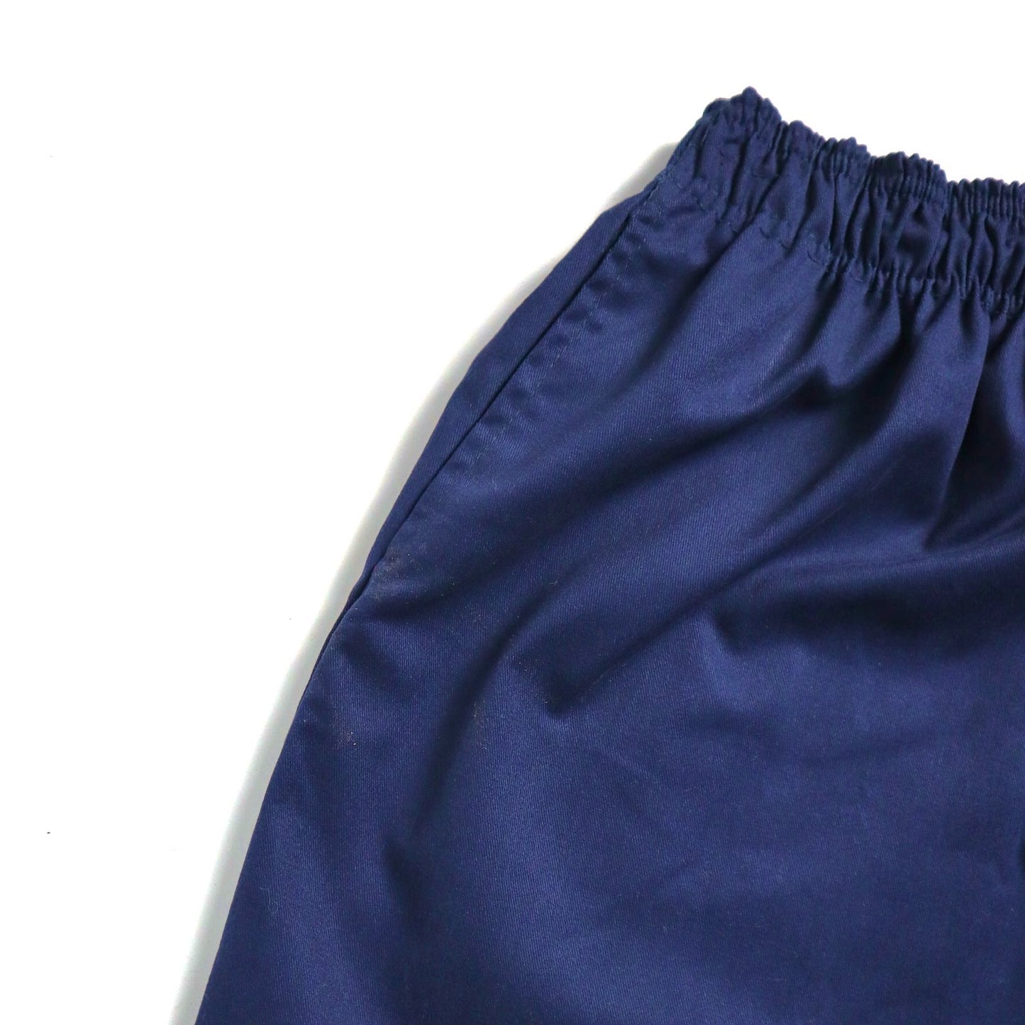 TAILORED SHORTS IN NAVY BLUE