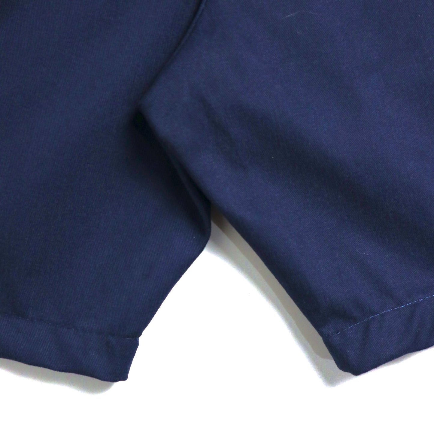 TAILORED SHORTS IN NAVY BLUE