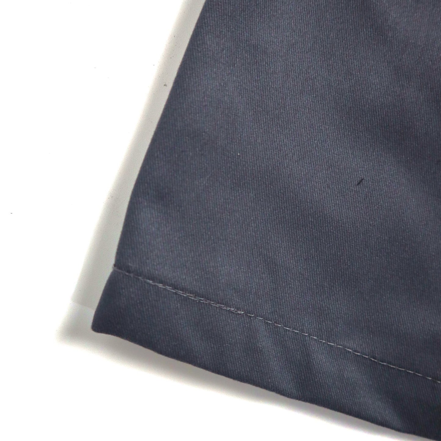 TAILORED SHORTS IN STONE GRAY